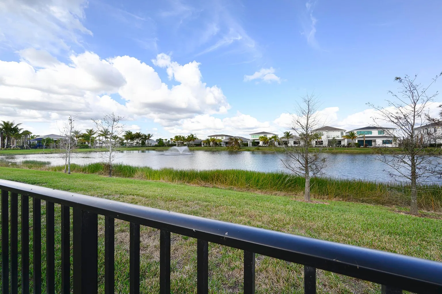 Luxury lakeside living in Palm Beach Gardens