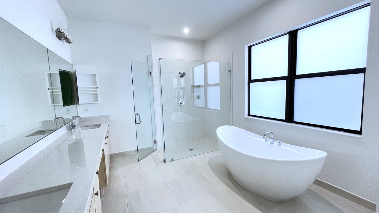 Master Suite & Spa Bath